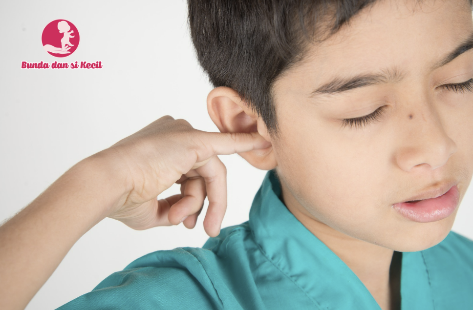 Telinga Anak Kemasukan Air? Ini Cara Aman Mengatasinya!
